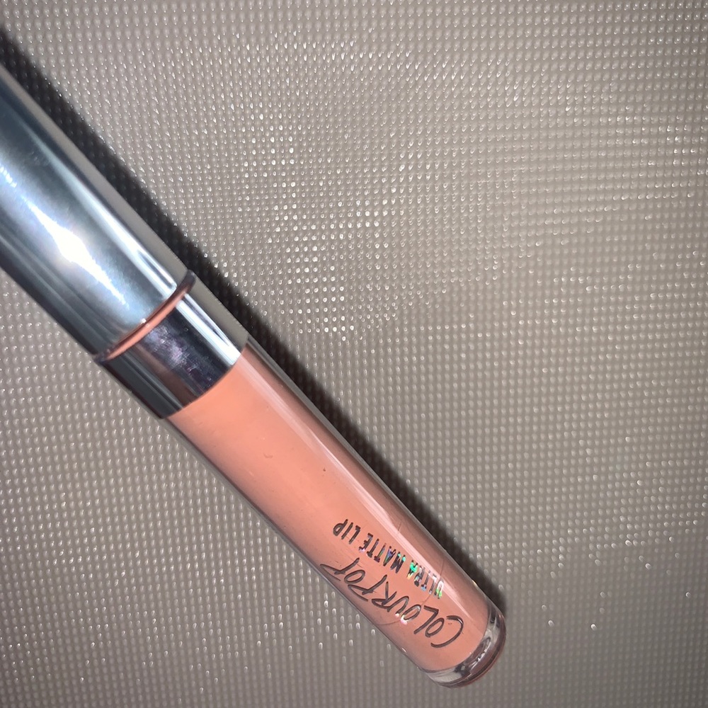 Autocorrect ULTRA MATTE LIP COLOURPOP discont